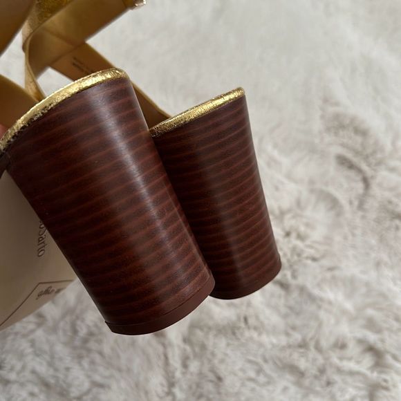 Franco Sarto Olinda in Gold Size 8.5 - Picture 4 of 7